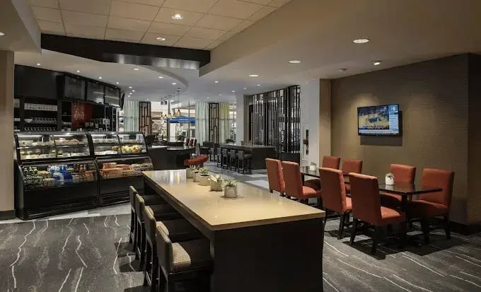 holiday-inn-lobby-cafe