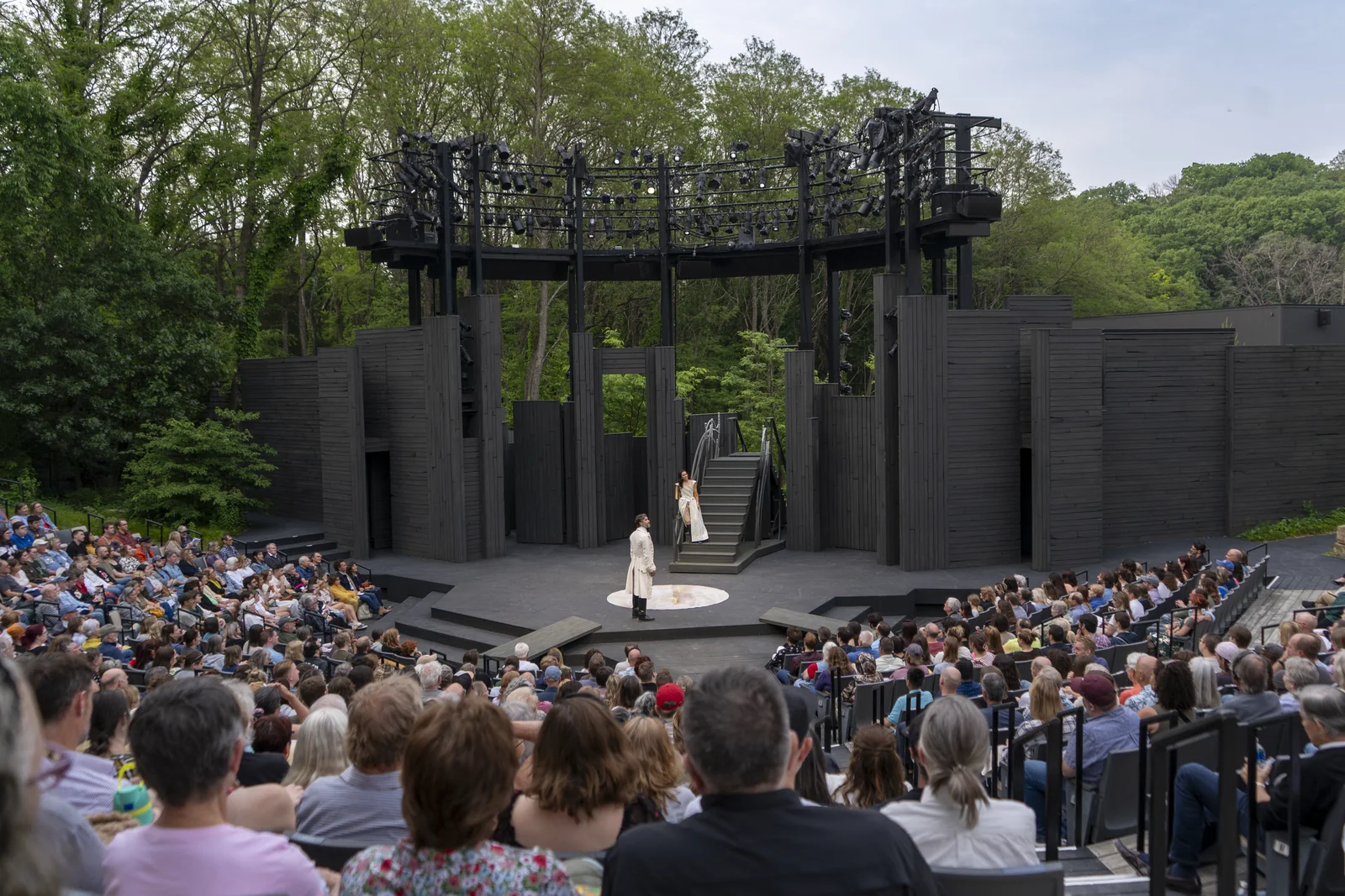 American Players Theatre Msnd 2025 Outdoor Audience Wide Photo Credit Ha