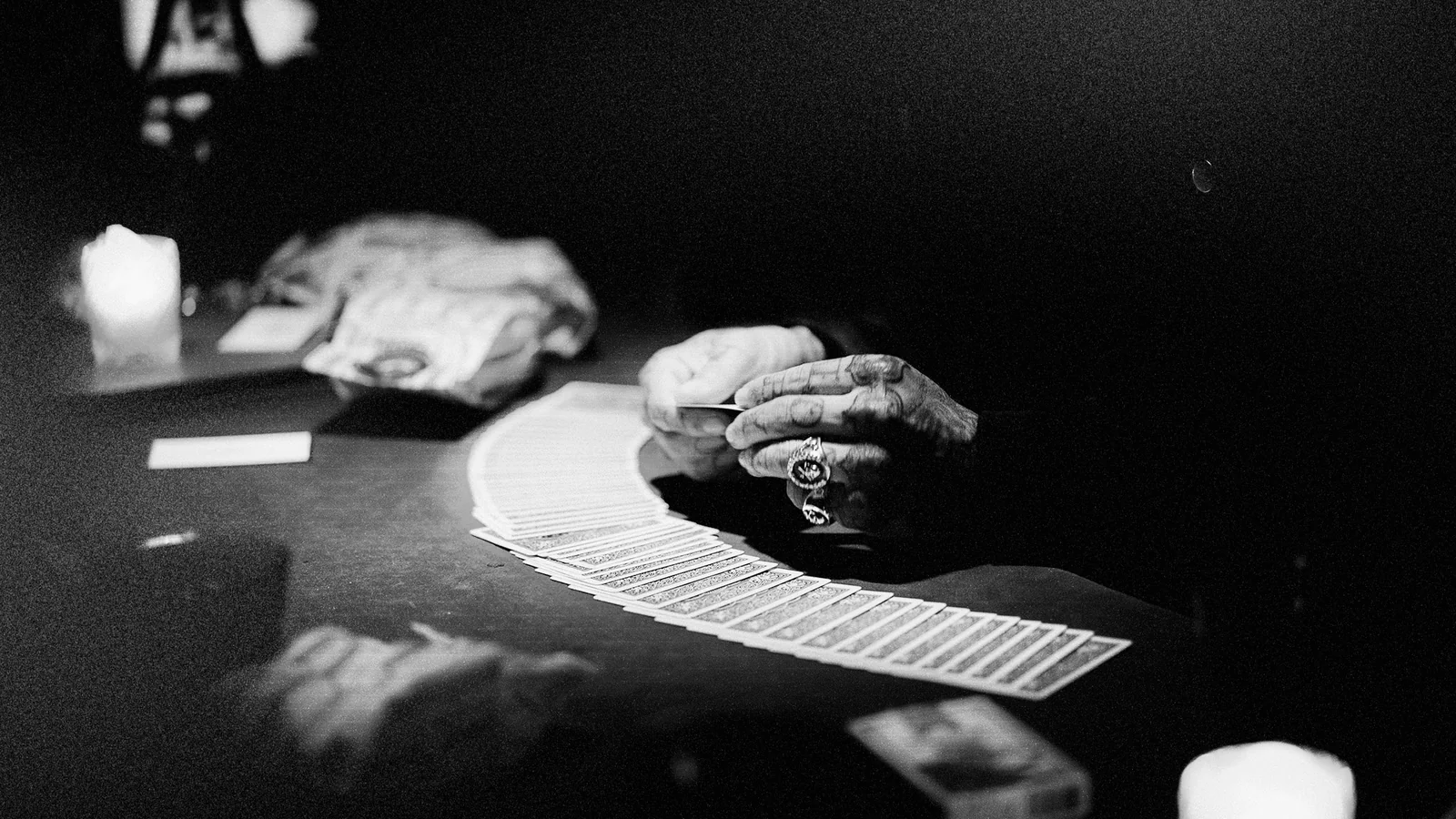 Emursive Photo 007 Hands Document Close Up 1