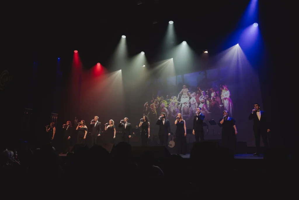 Pavilion Performing Arts Centre Ensemble Stage Performance Photo Credit Vitordmp