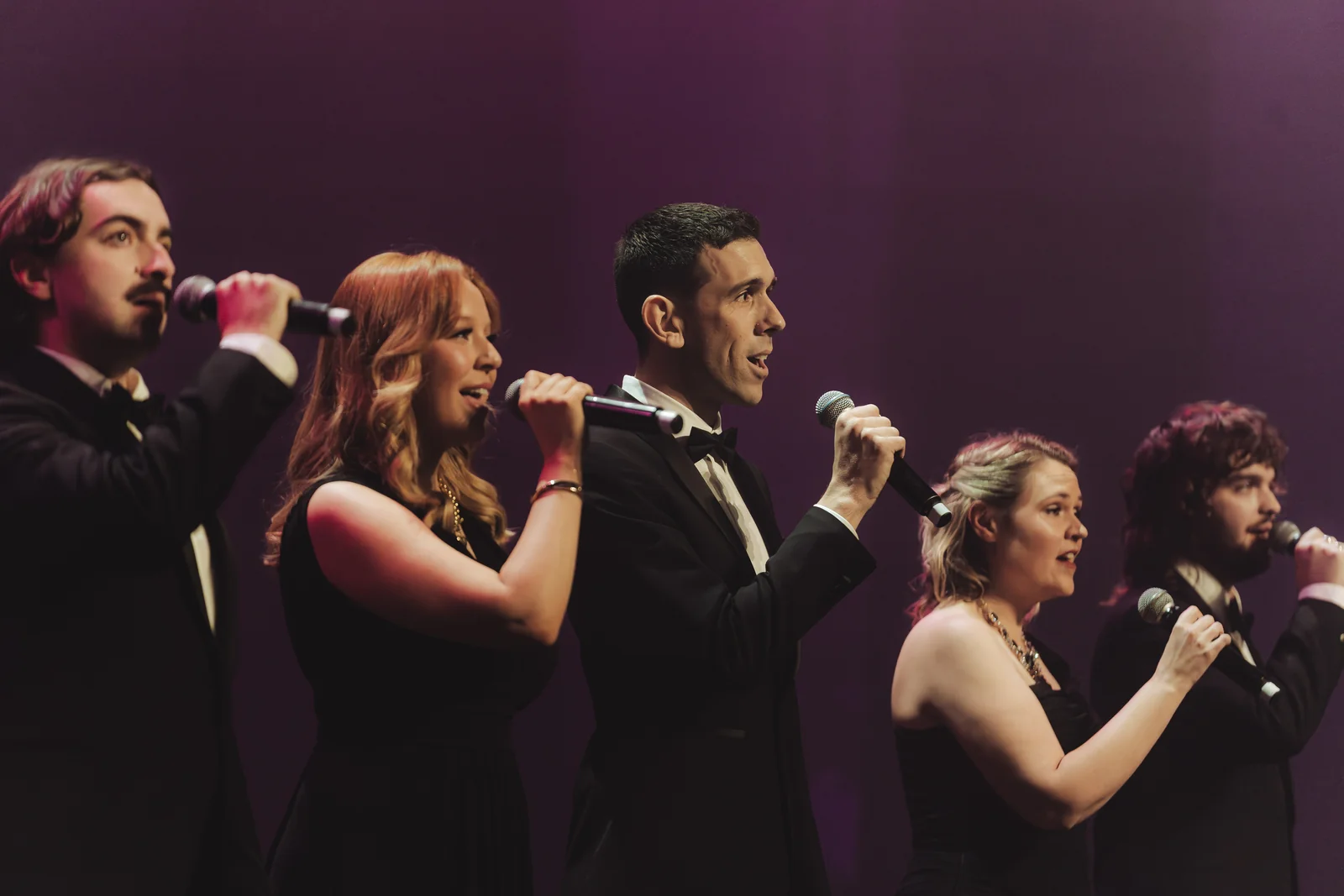Pavilion Performing Arts Centre Singers Close Up Performance Photo Credit Vitordmp
