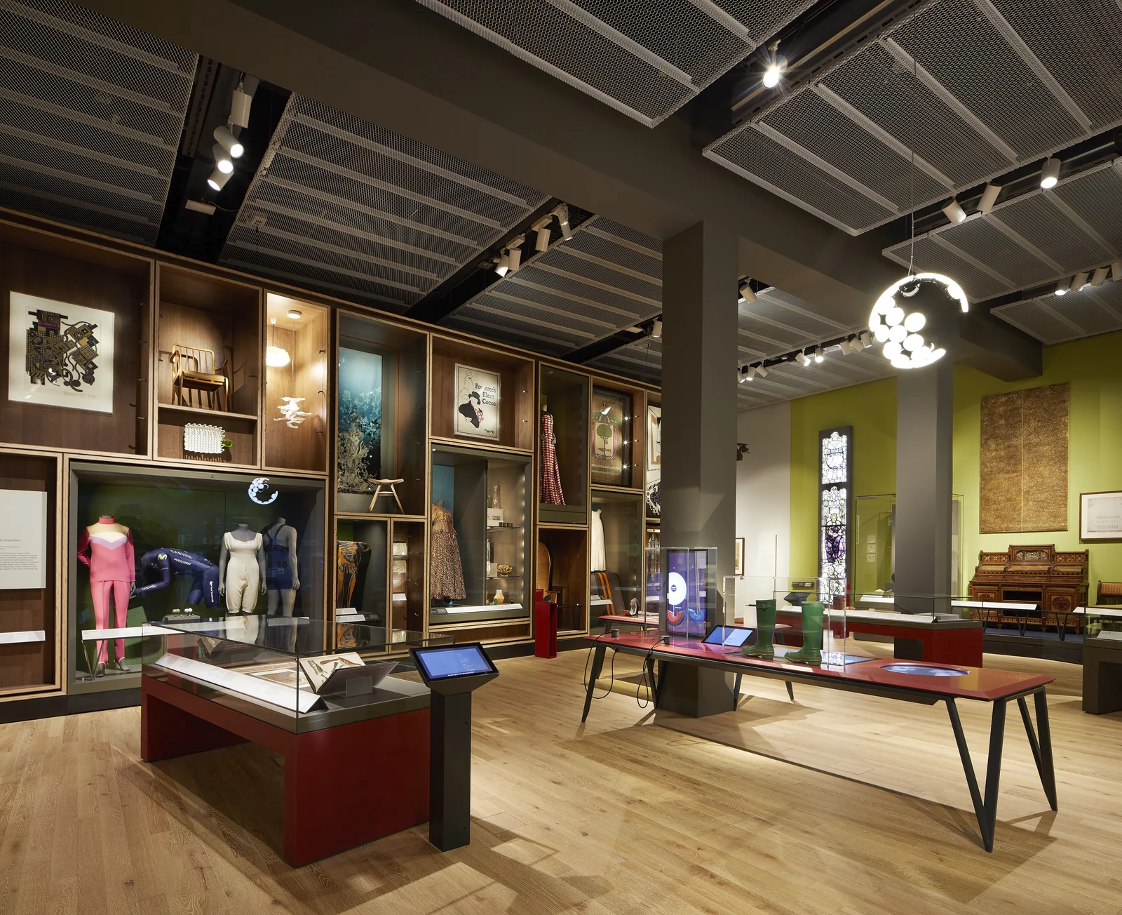V And A Dundee Scotland Interior Gallery Exhibition Displays Photo Credit Hufton Crow