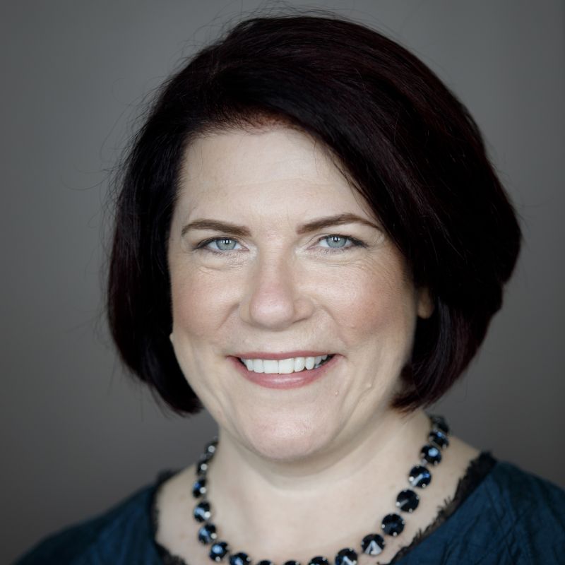 Sue Elliott Headshot