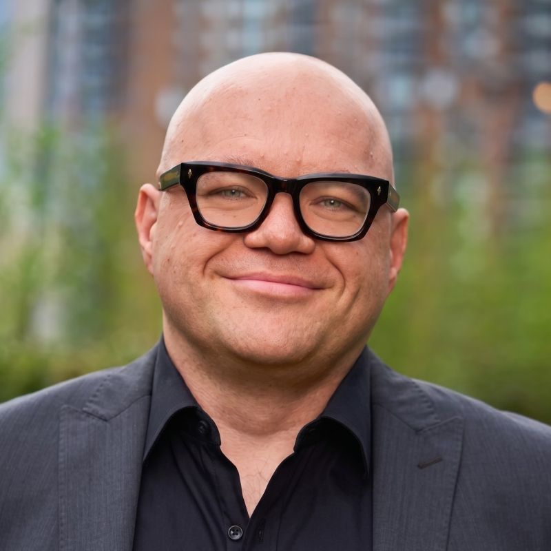 Tom Oconnor Headshot